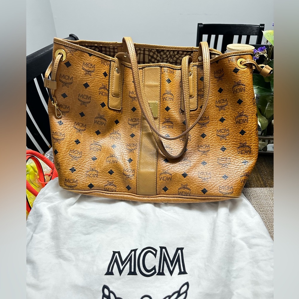 MCM Medium Liz Reversible Shopper